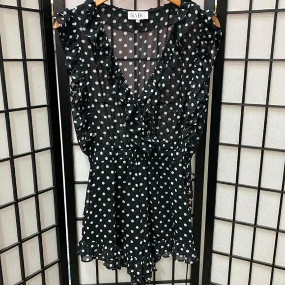 SABO SKIRT Eryka Speck Polka Dot Ruffle Sleeveless V Neck Romper Onesie Playsuit - Picture 8 of 10